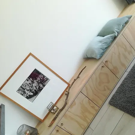 Modern, Gezellig Met Ruim Terras In Lägenhet *